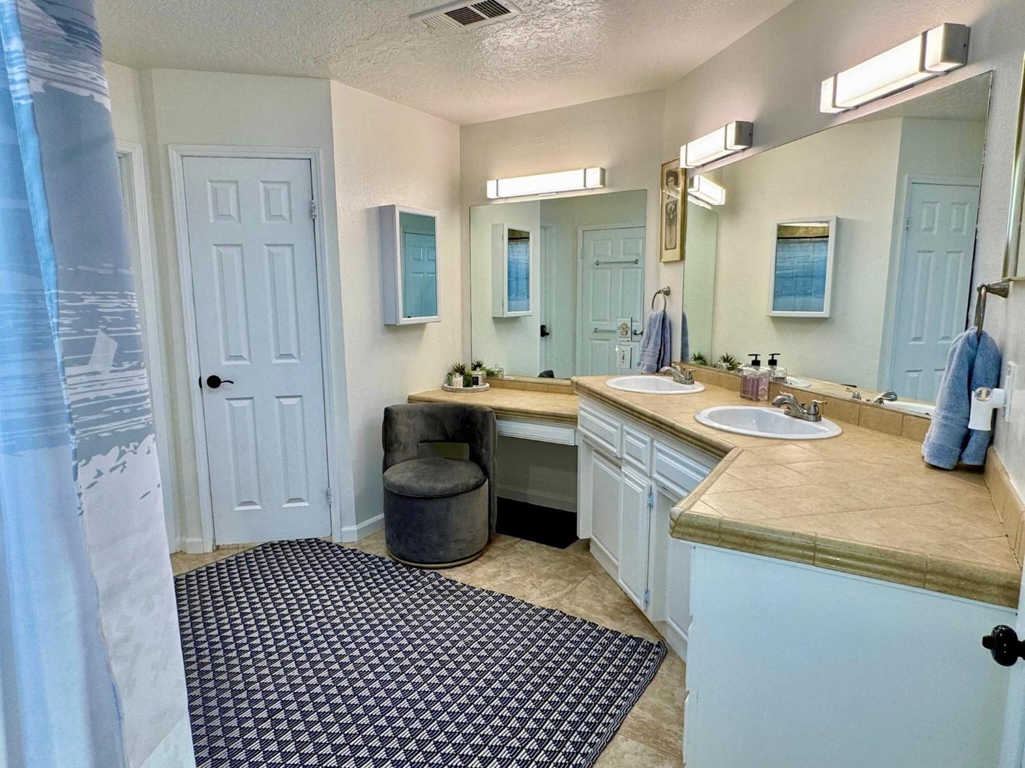 Epic Views, Huge House, Acres Of J-Trees To Explore, Hot Tub, Pool, Ac, And Mini-Golf Joshua Tree Bagian luar foto